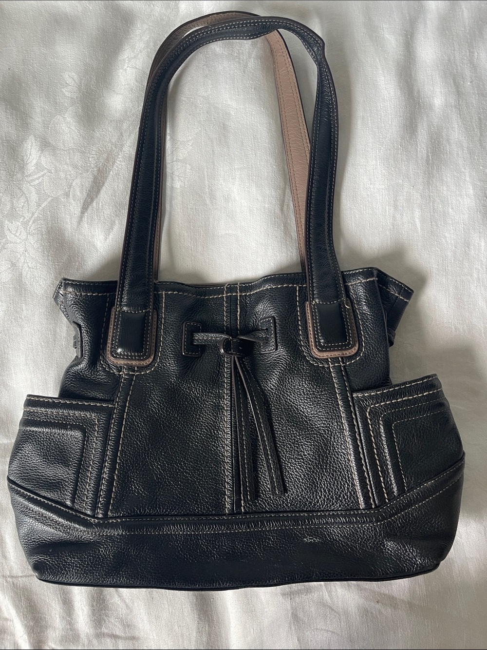 Clarks Black Leather Shoulder Bag with Contrast Stitching